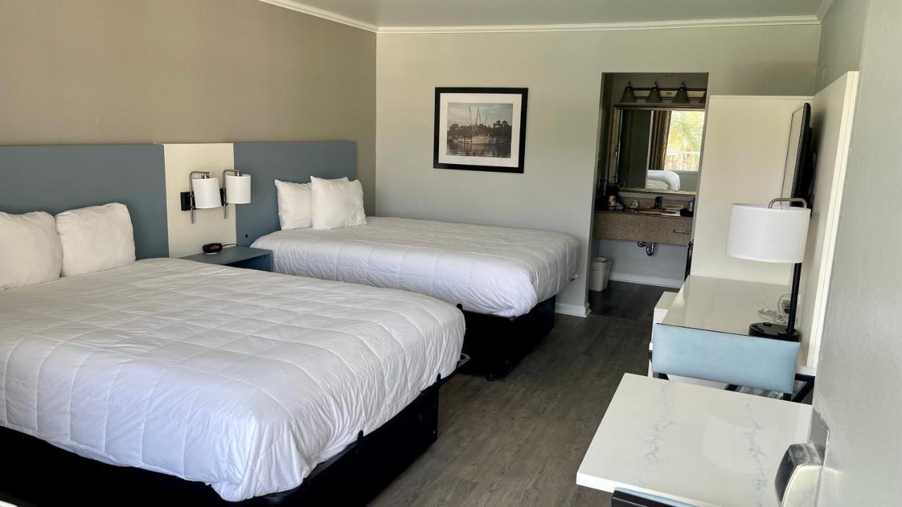 Quality Inn & Suites Georgetown Bagian luar foto