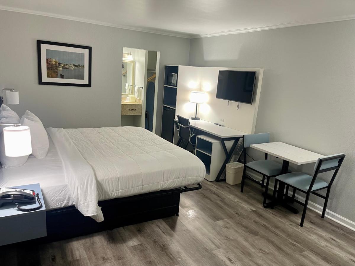 Quality Inn & Suites Georgetown Bagian luar foto