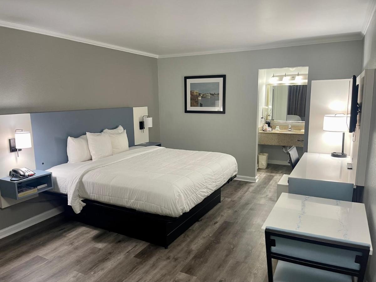 Quality Inn & Suites Georgetown Bagian luar foto